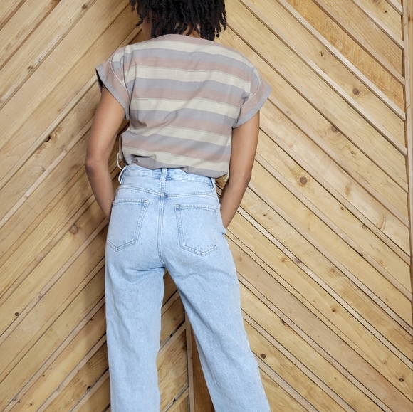 Vintage Boxy Cut Vertical Stripe Top with Cuff Sleeves - Picture 2 of 15